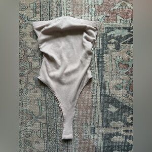 Fashion nova small, ribbed, light pink, strapless bodysuit